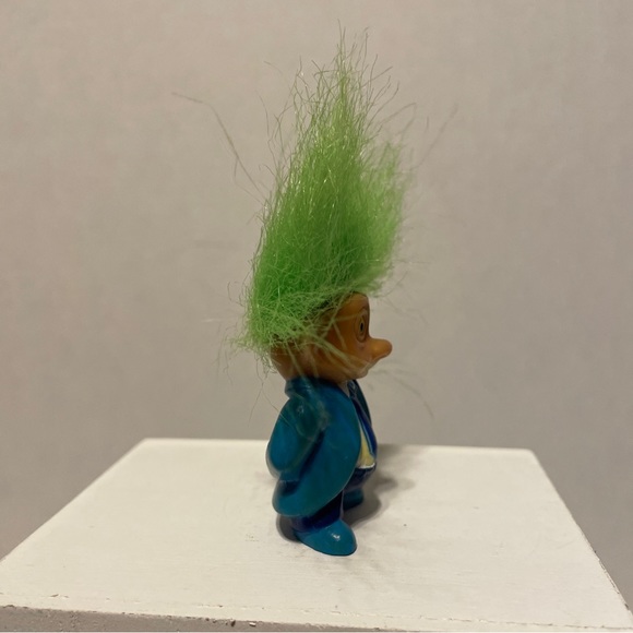 SOMA Troll Green hair Yellow Eyes Suit Tie Crazy Office Worker Cubicle Doll 05 - Picture 3 of 7